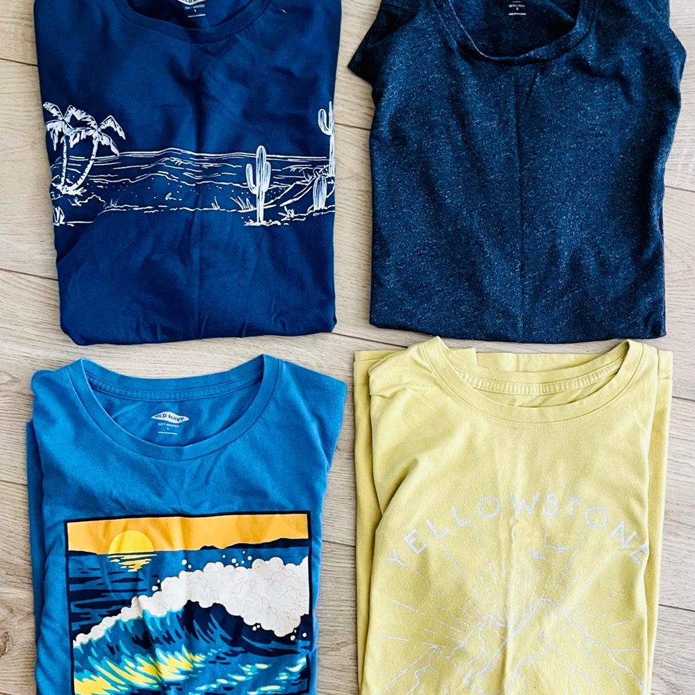 Lot of 4 Men’s Size Large Short Sleeve Tees